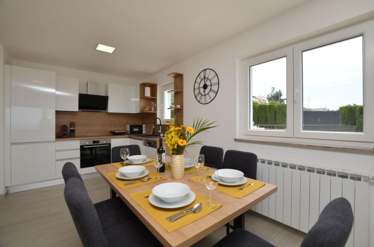 Apartments Villa Sofia Martinscica  Ngoại thất bức ảnh