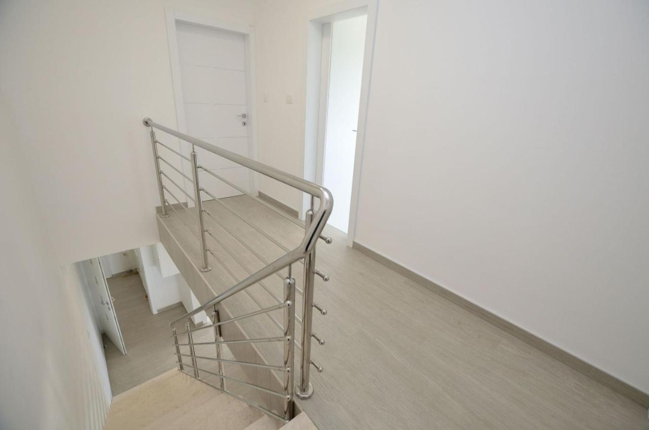 Apartments Villa Sofia Martinscica  Ngoại thất bức ảnh