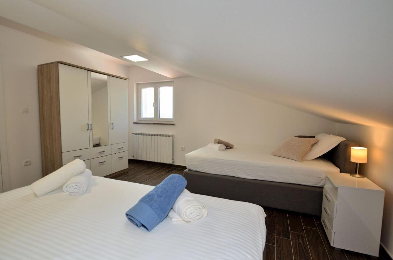 Apartments Villa Sofia Martinscica  Ngoại thất bức ảnh