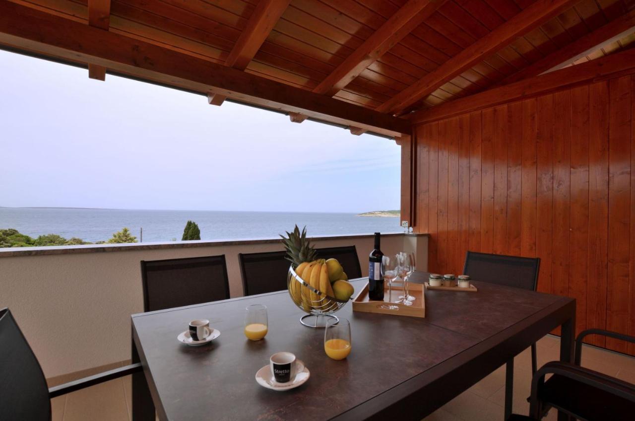 Apartments Villa Sofia Martinscica  Ngoại thất bức ảnh
